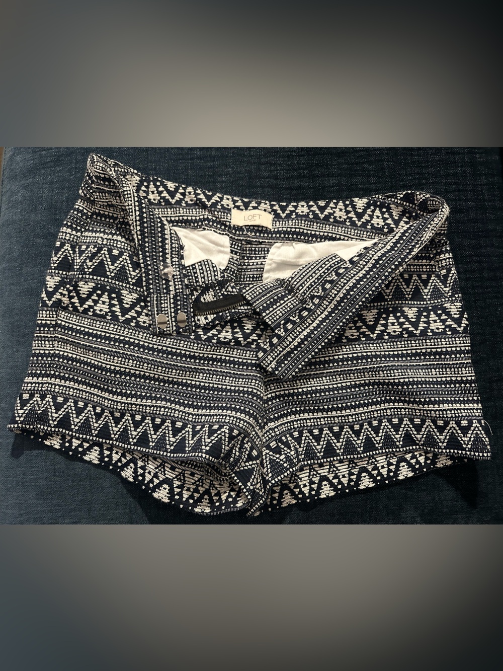 Loft women’s Black & White Patterned shorts